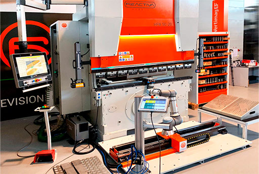 Automazione-della-piegatura-celle-robotizzate-per-ogni-esigenza-2